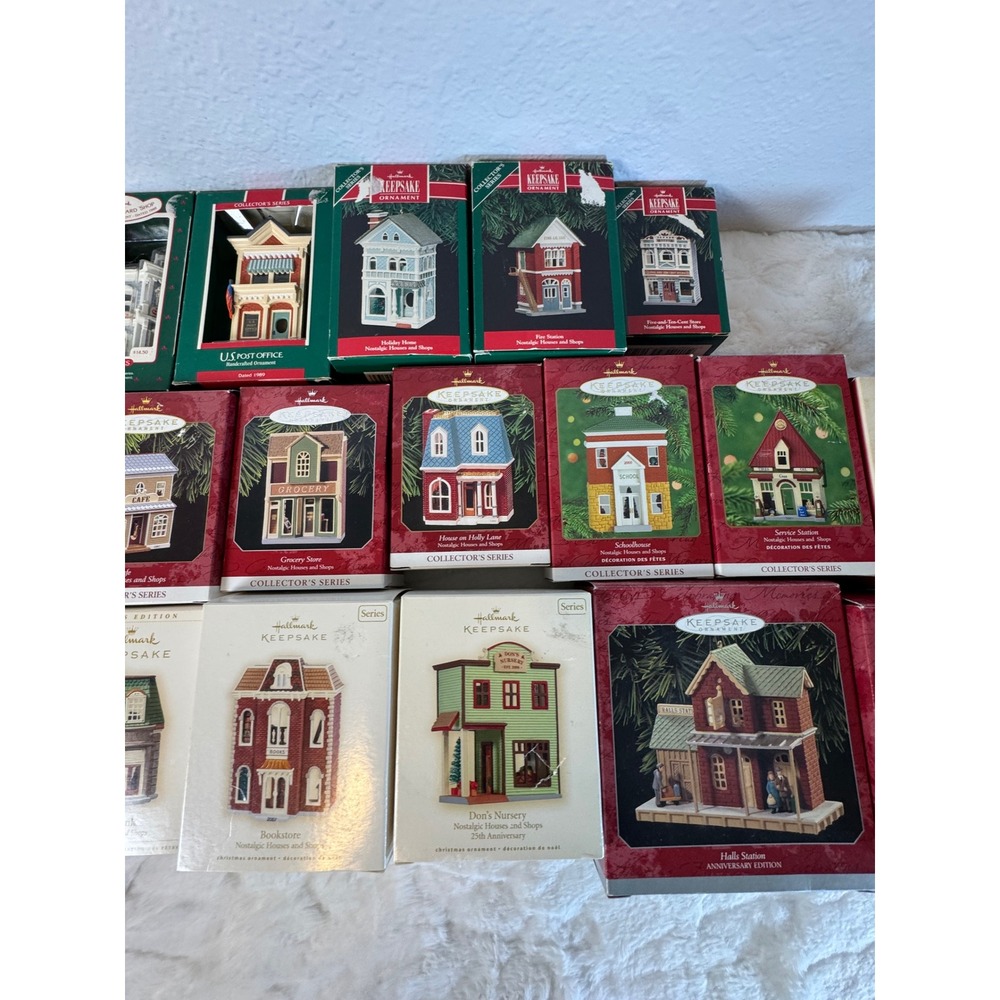 Lot 30 Hallmark Nostalgic Houses and Shops Keepsake Ornaments Vintage Village - Picture 5 of 10